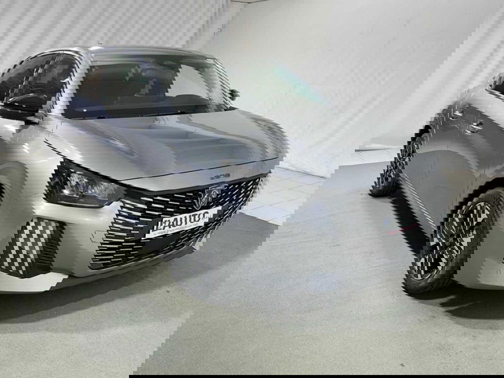 Peugeot 208 nuova a Sondrio (7)