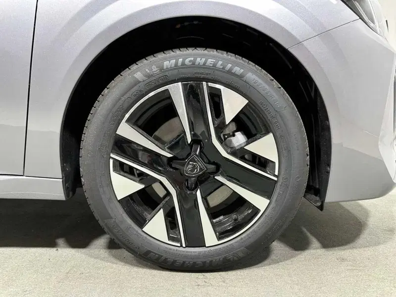 Peugeot 208 nuova a Sondrio (9)