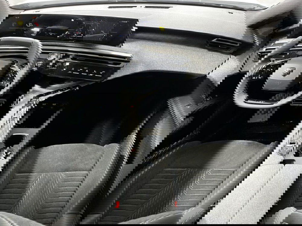 Peugeot 5008 nuova a Sondrio (12)