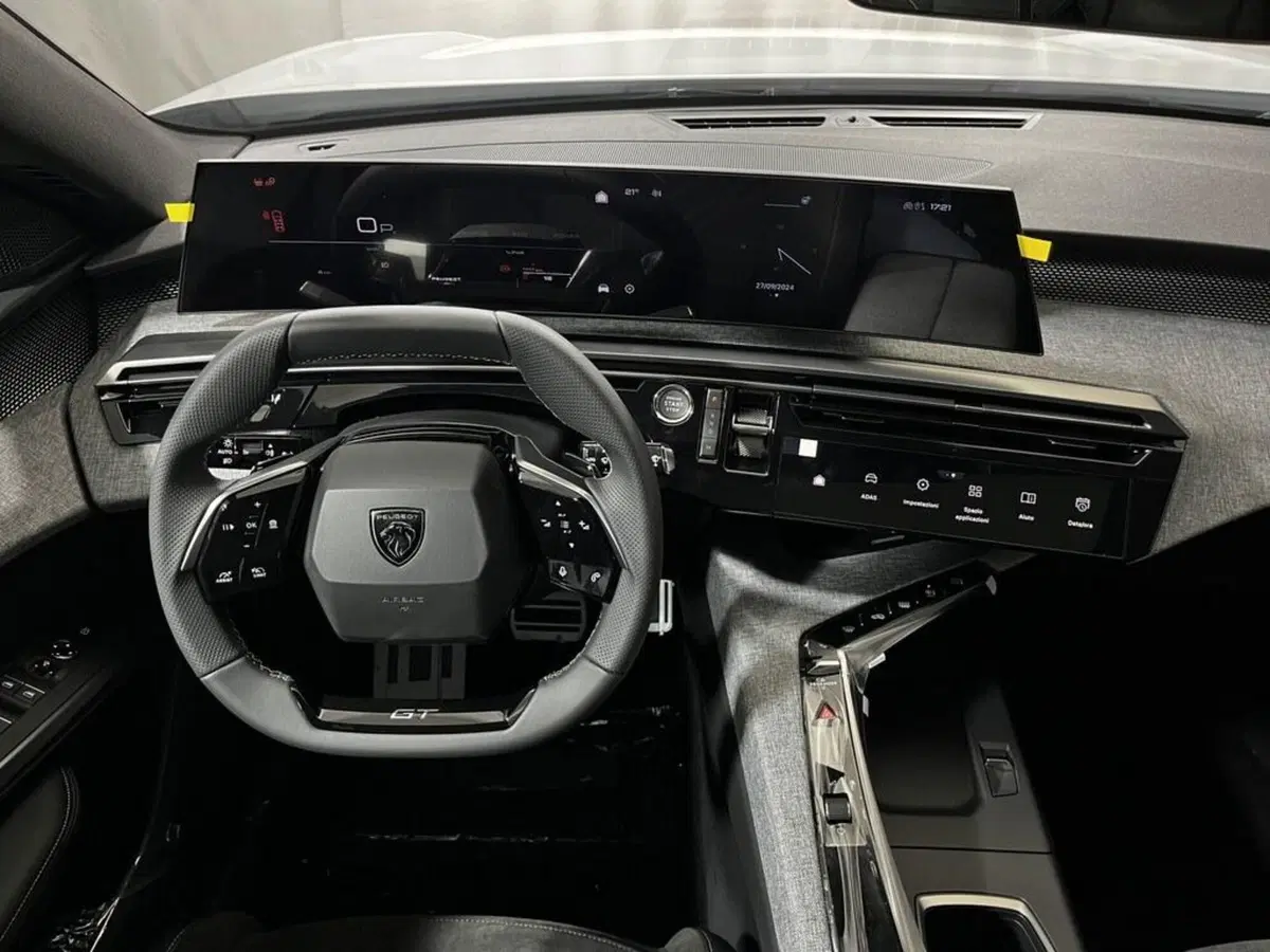 Peugeot 5008 nuova a Sondrio (13)