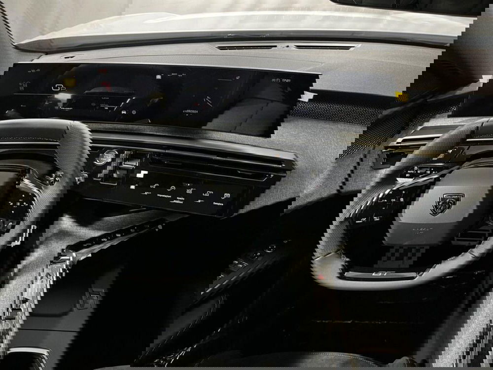 Peugeot 5008 nuova a Sondrio (13)