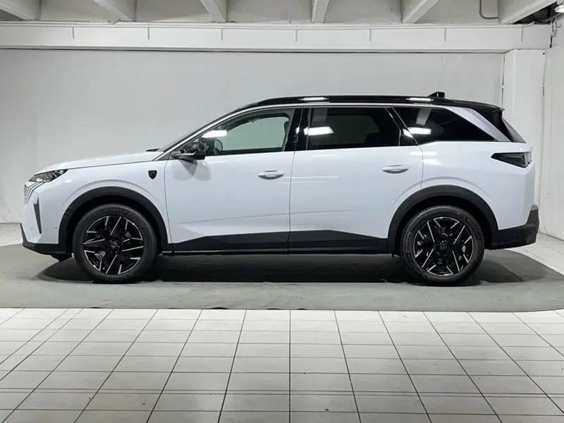 Peugeot 5008 nuova a Sondrio (2)