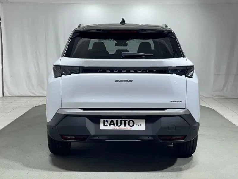 Peugeot 5008 nuova a Sondrio (4)