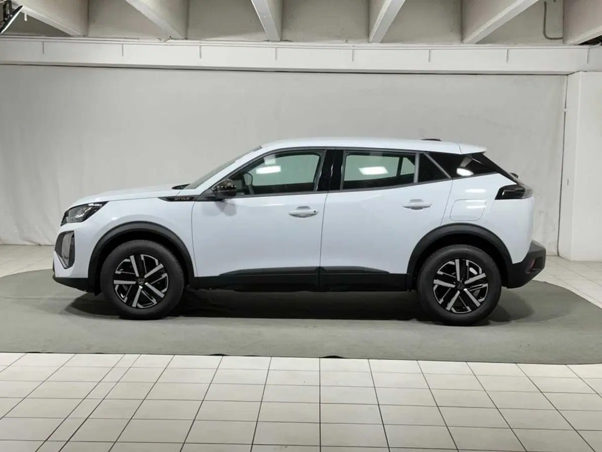 Peugeot 2008 nuova a Sondrio (2)