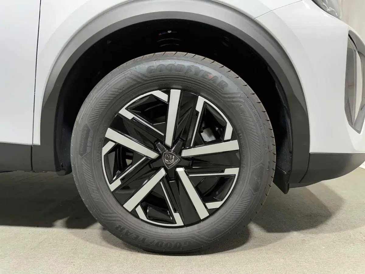 Peugeot 2008 nuova a Sondrio (9)