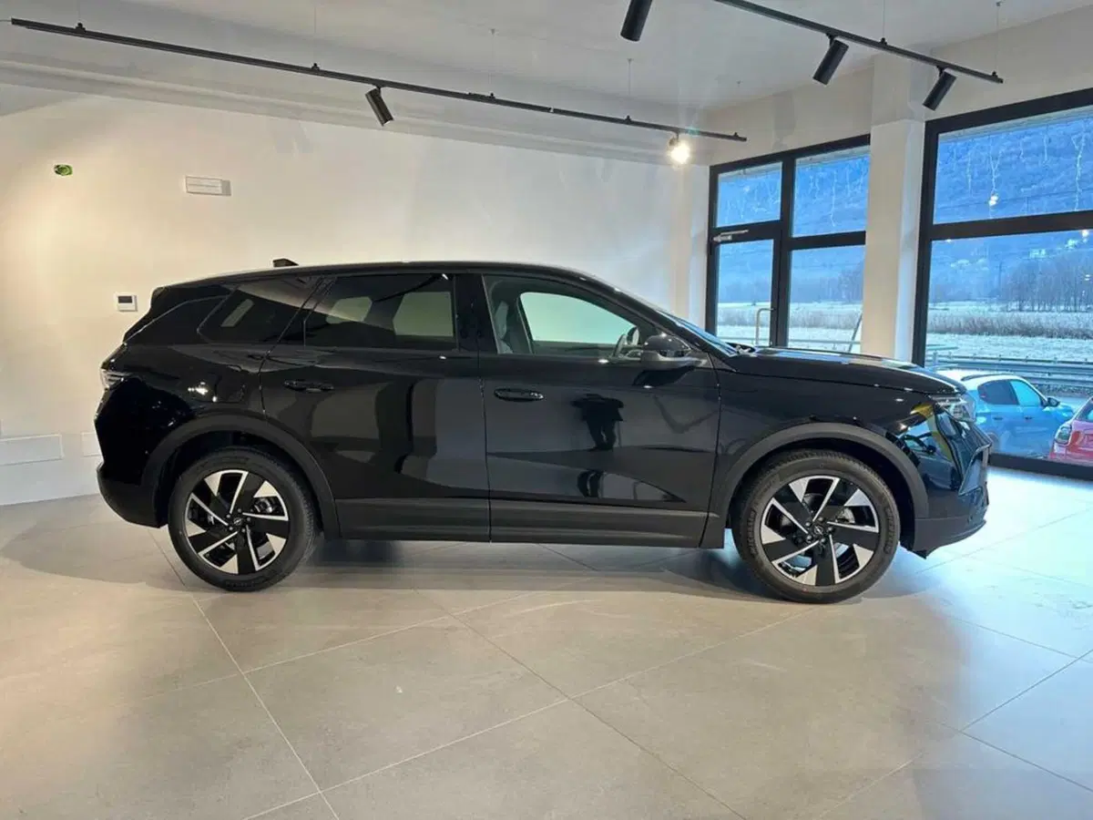 Opel Grandland nuova a Sondrio (6)