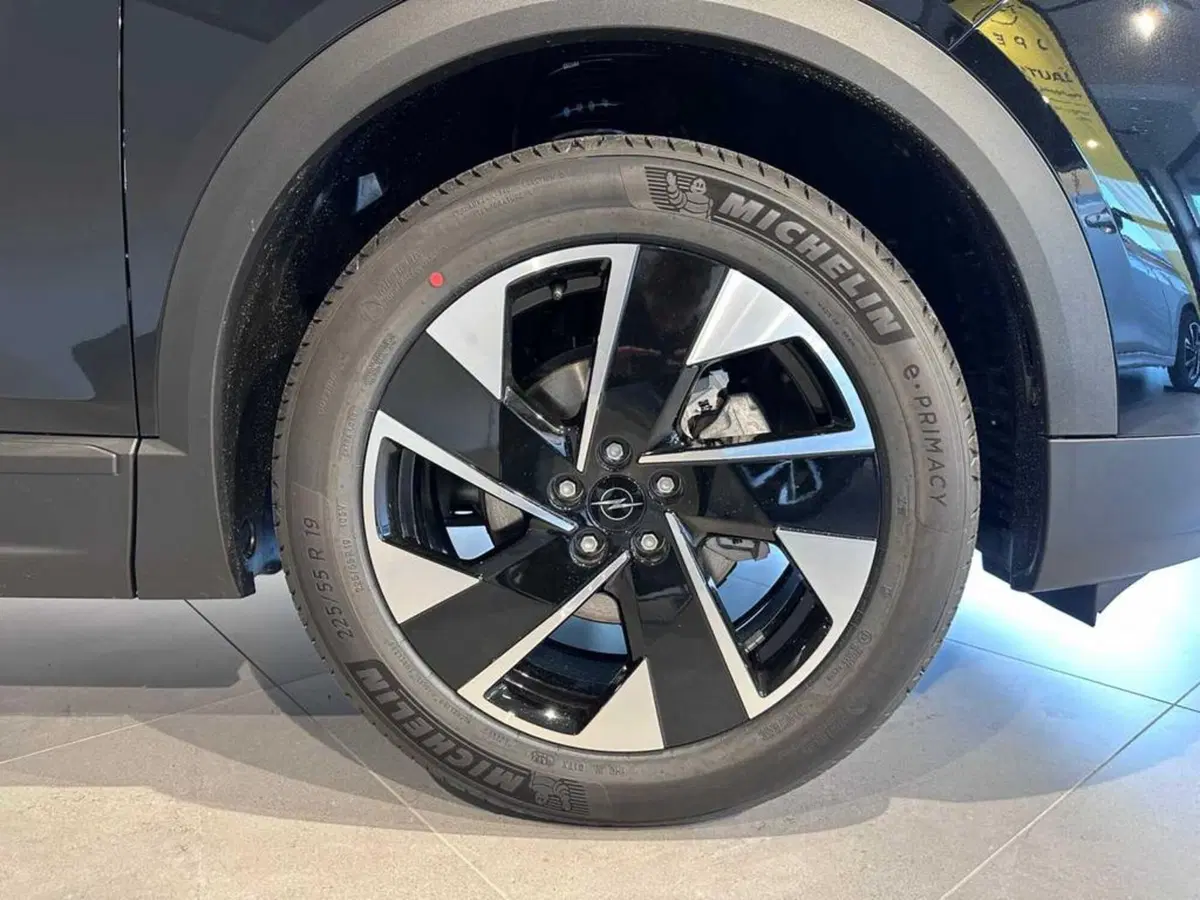 Opel Grandland nuova a Sondrio (9)