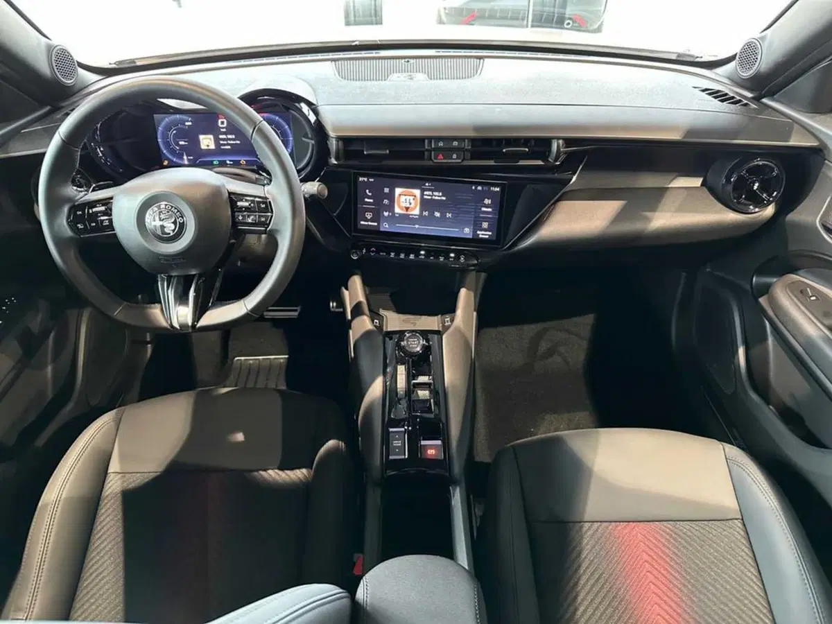 Alfa Romeo Junior nuova a Sondrio (12)