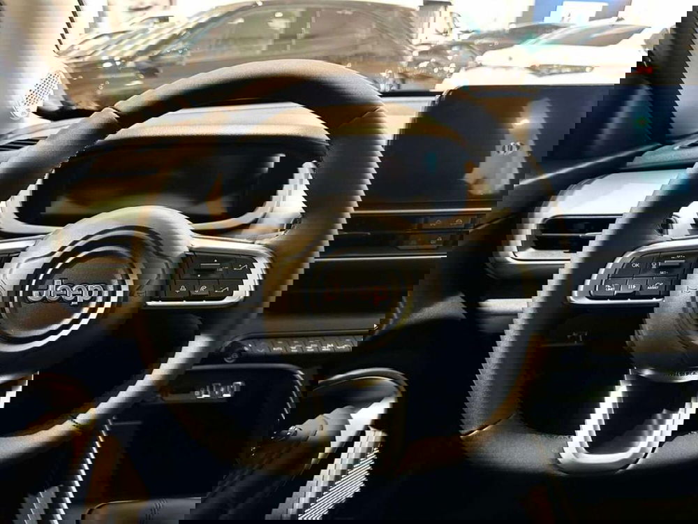 Jeep Avenger nuova a Sondrio (14)