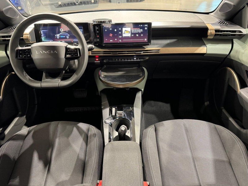 Lancia Ypsilon nuova a Sondrio (12)