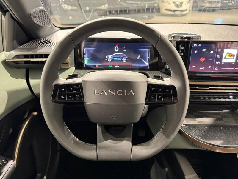 Lancia Ypsilon nuova a Sondrio (14)