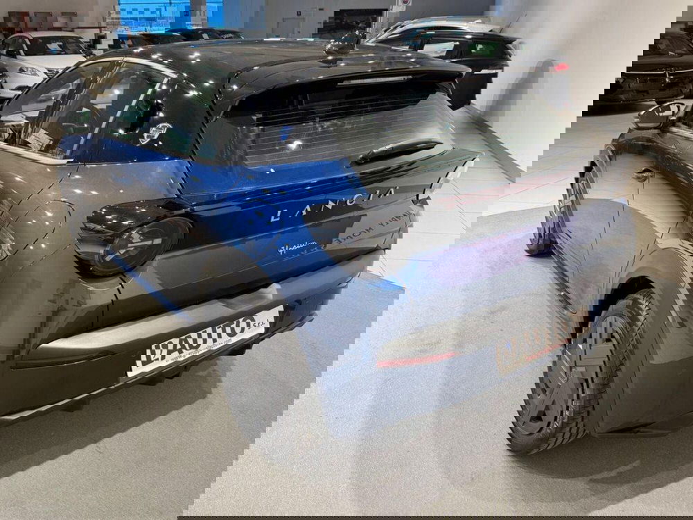 Lancia Ypsilon nuova a Sondrio (3)