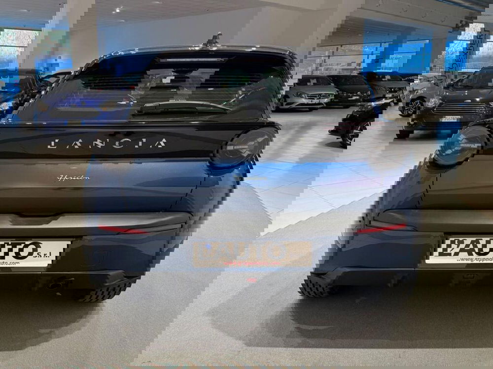 Lancia Ypsilon nuova a Sondrio (4)