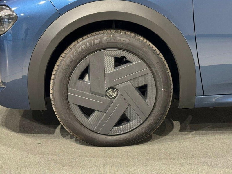 Lancia Ypsilon nuova a Sondrio (9)