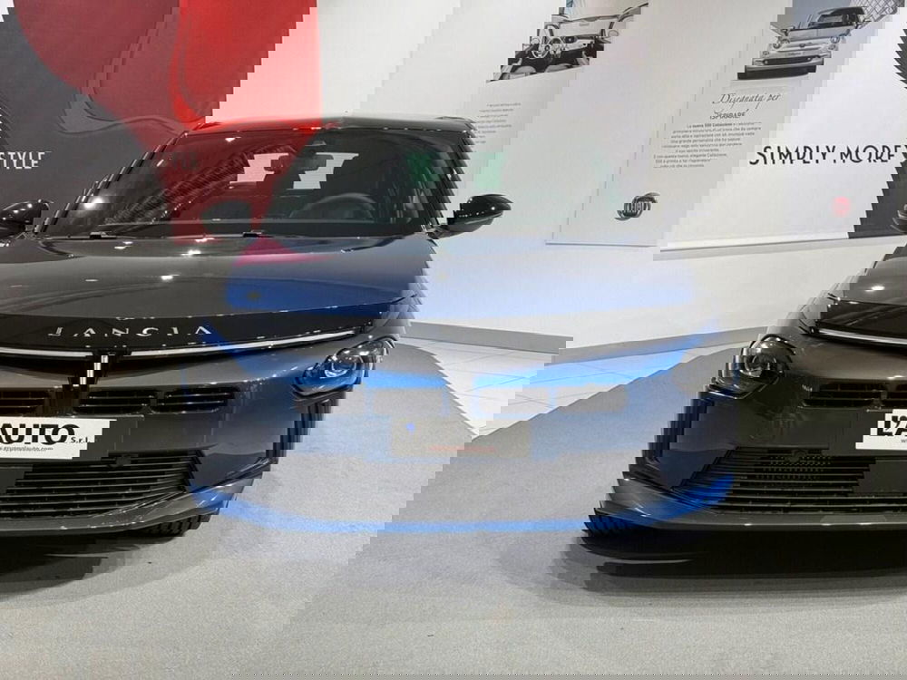 Lancia Ypsilon nuova a Sondrio (8)