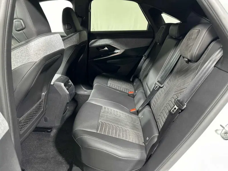 Peugeot 3008 nuova a Sondrio (11)