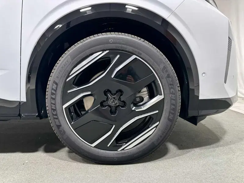 Peugeot 3008 nuova a Sondrio (9)