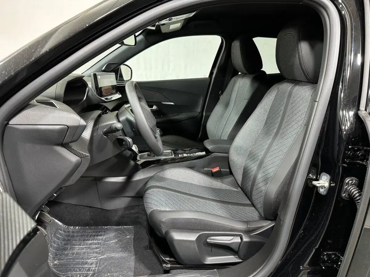 Peugeot 2008 nuova a Sondrio (10)