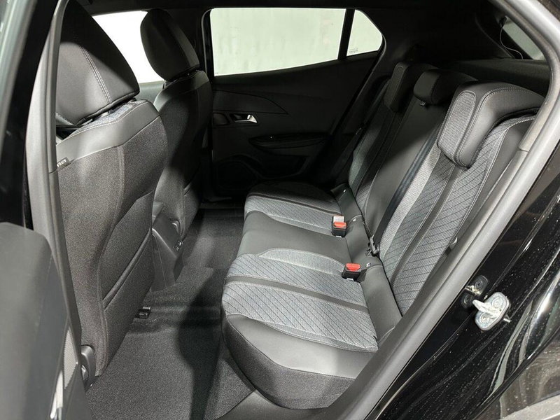 Peugeot 2008 nuova a Sondrio (11)