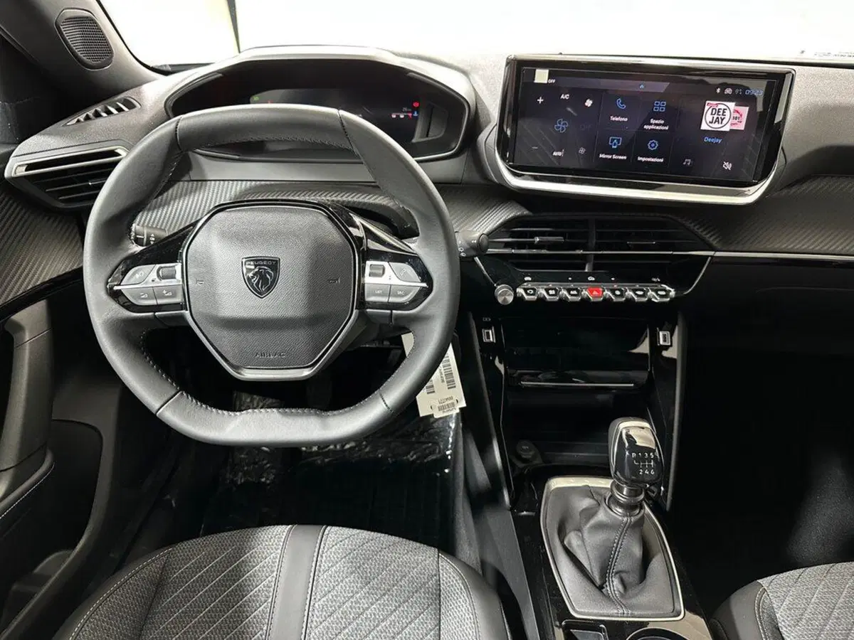 Peugeot 2008 nuova a Sondrio (13)