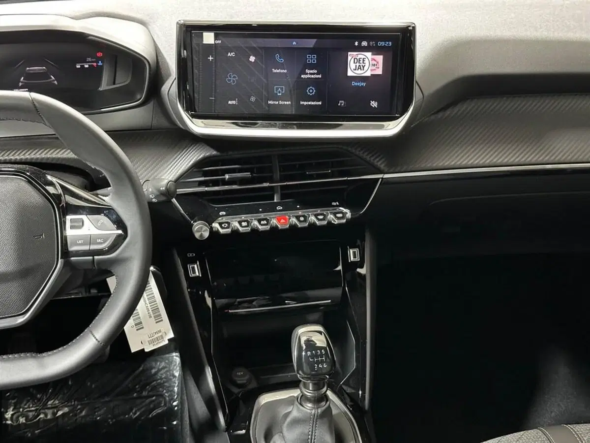Peugeot 2008 nuova a Sondrio (14)