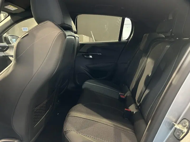 Peugeot 208 nuova a Sondrio (10)