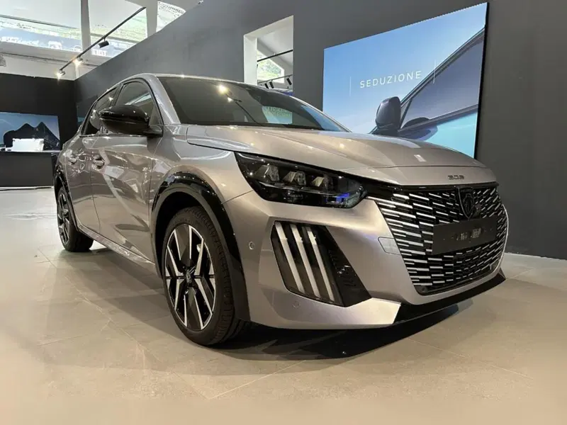 Peugeot 208 nuova a Sondrio (2)