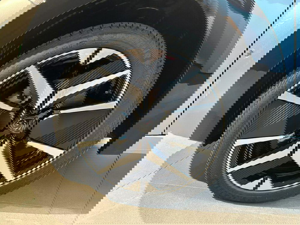 Peugeot 208 nuova a Sondrio (8)