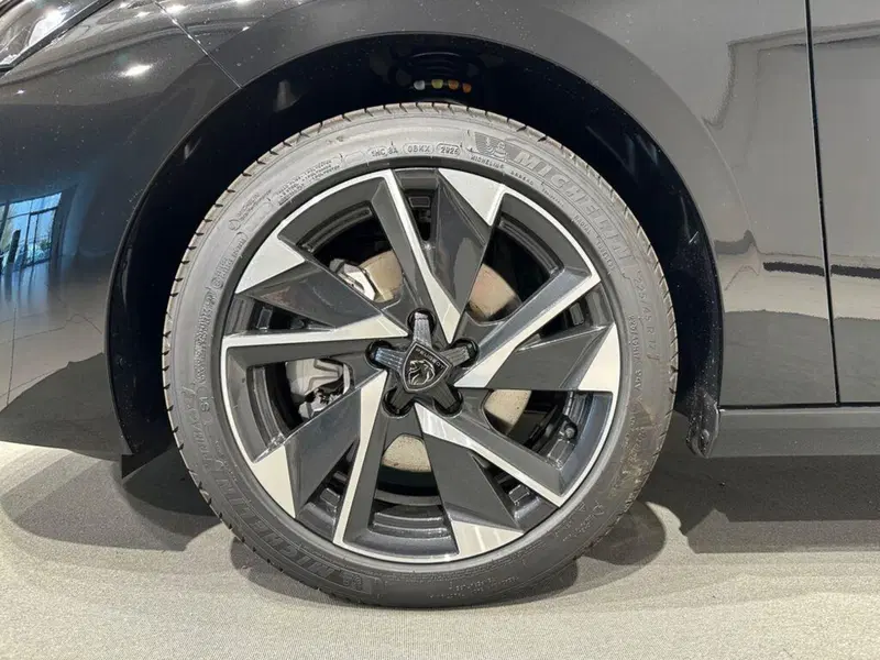 Peugeot 308 nuova a Sondrio (9)