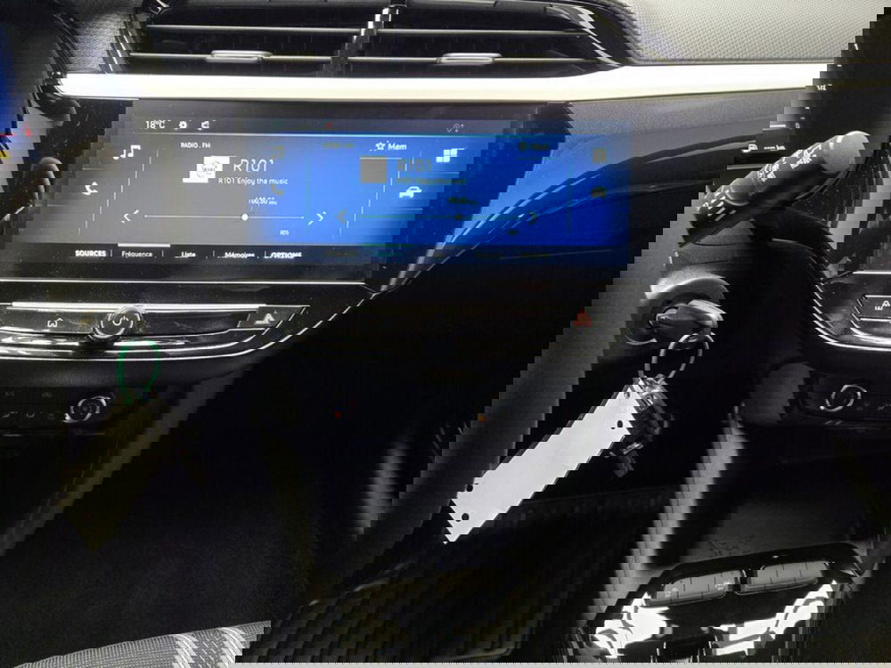 Opel Corsa nuova a Sondrio (12)