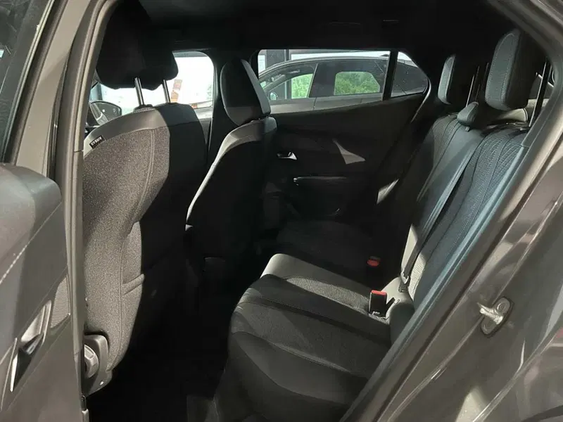 Peugeot 2008 nuova a Sondrio (11)
