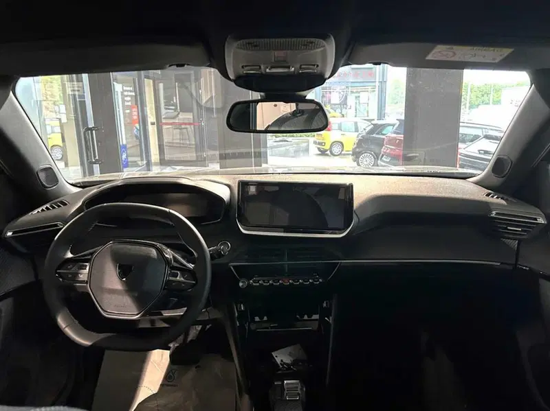 Peugeot 2008 nuova a Sondrio (12)