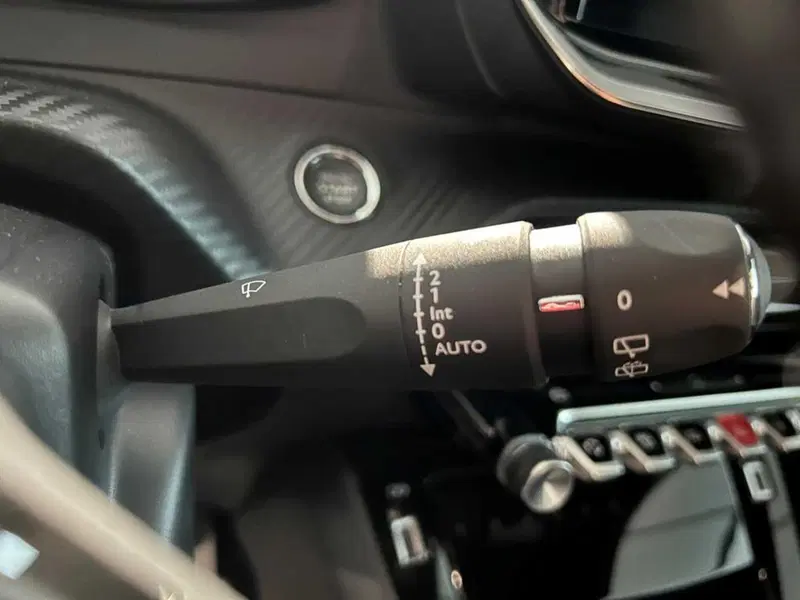 Peugeot 2008 nuova a Sondrio (15)