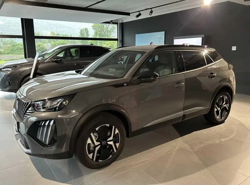 Peugeot 2008 nuova a Sondrio (2)