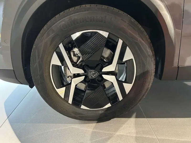 Peugeot 2008 nuova a Sondrio (9)