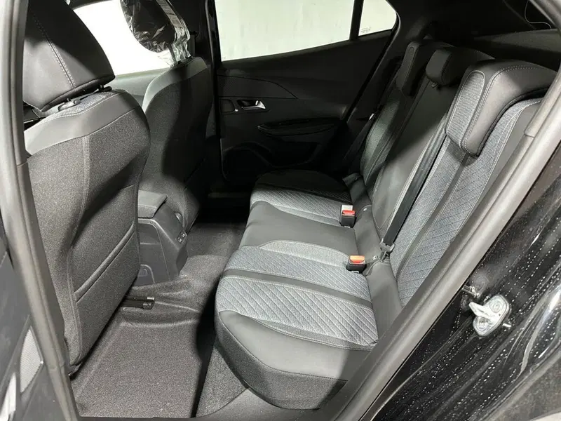 Peugeot 2008 nuova a Sondrio (11)