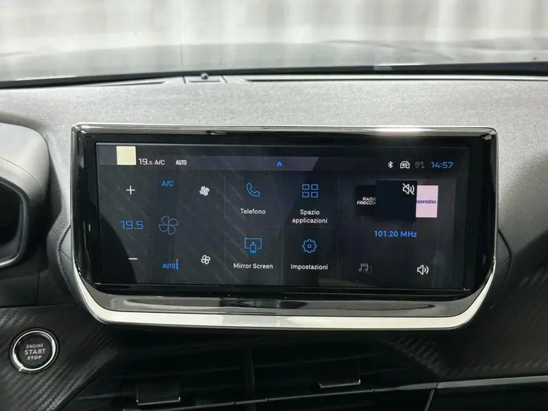 Peugeot 2008 nuova a Sondrio (15)
