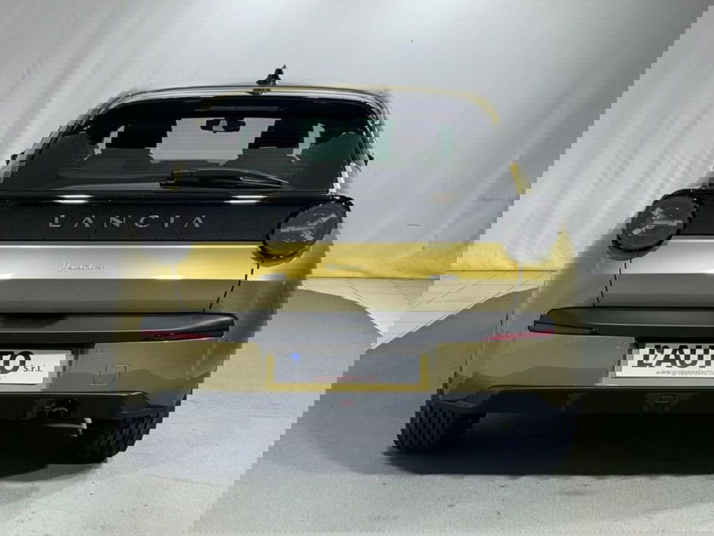 Lancia Ypsilon nuova a Sondrio (4)