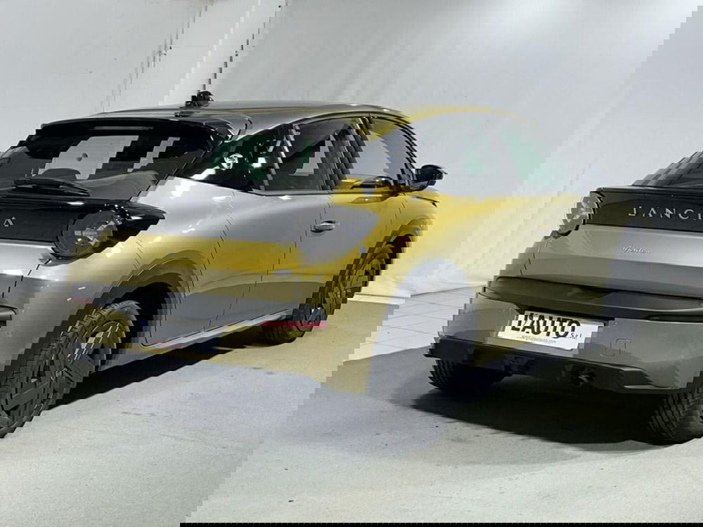 Lancia Ypsilon nuova a Sondrio (5)