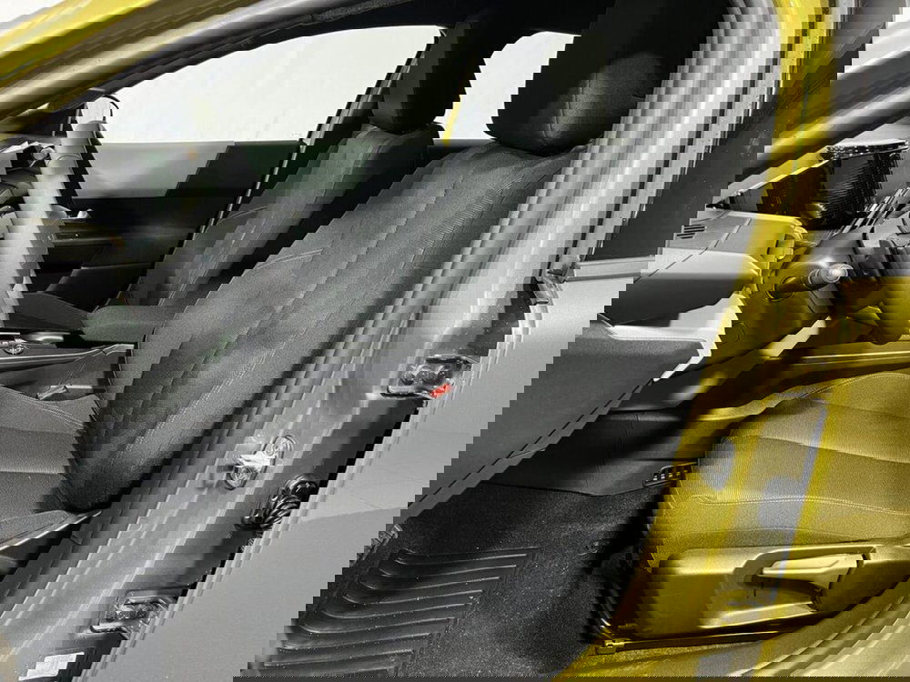 Lancia Ypsilon nuova a Sondrio (10)