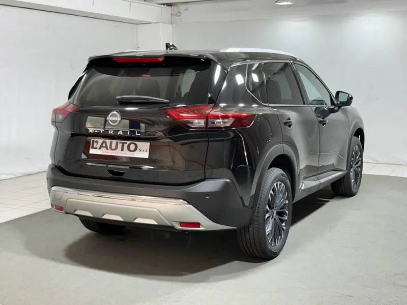 Nissan X-Trail nuova a Sondrio (5)