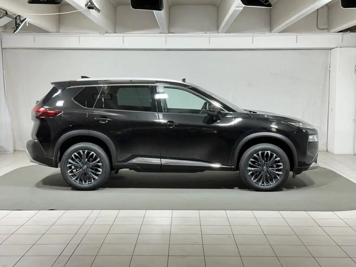 Nissan X-Trail nuova a Sondrio (6)