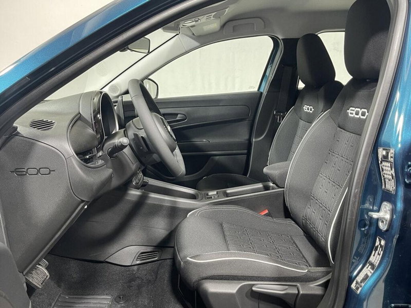 Fiat 600 nuova a Sondrio (10)