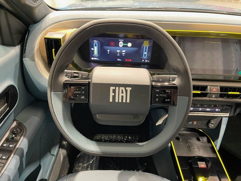 Fiat Grande Panda nuova a Sondrio (13)