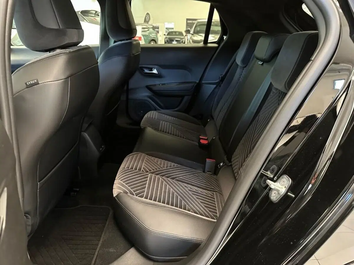 Lancia Ypsilon nuova a Sondrio (11)