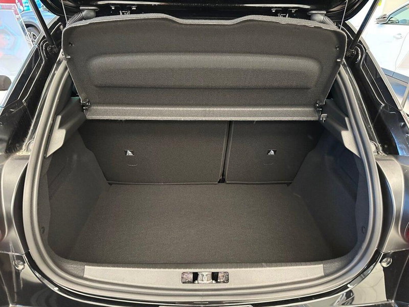 Lancia Ypsilon nuova a Sondrio (15)