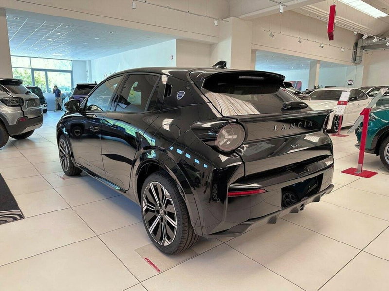 Lancia Ypsilon nuova a Sondrio (3)