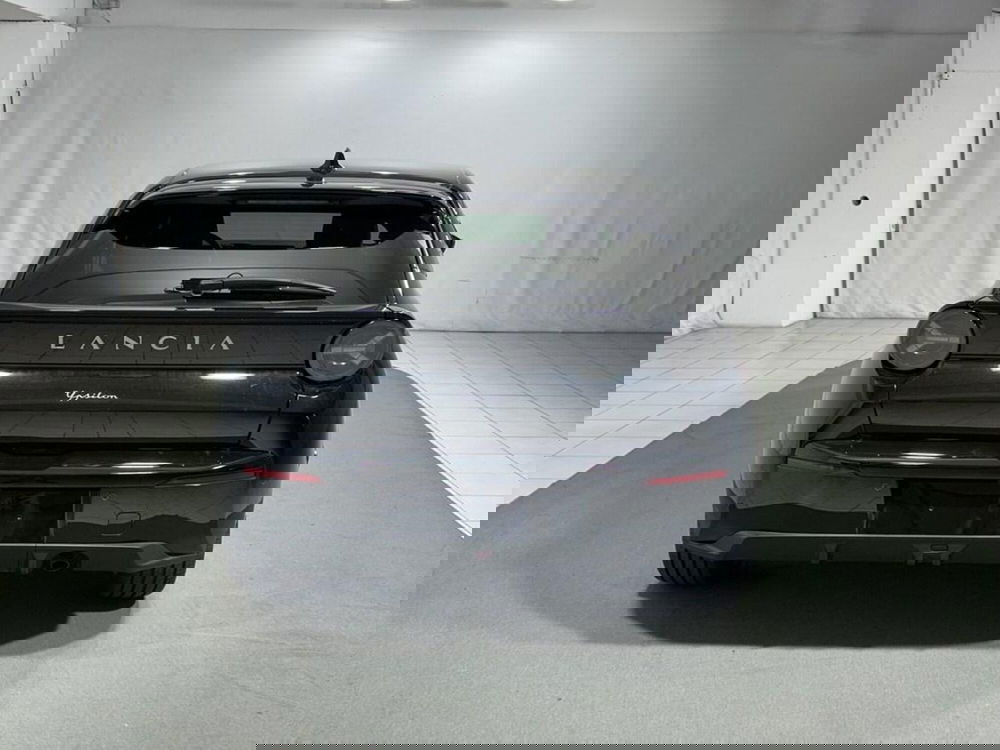 Lancia Ypsilon nuova a Sondrio (4)