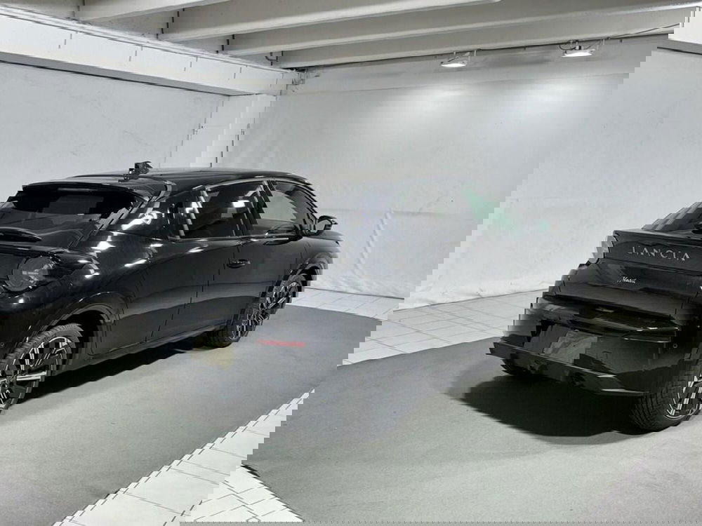 Lancia Ypsilon nuova a Sondrio (5)