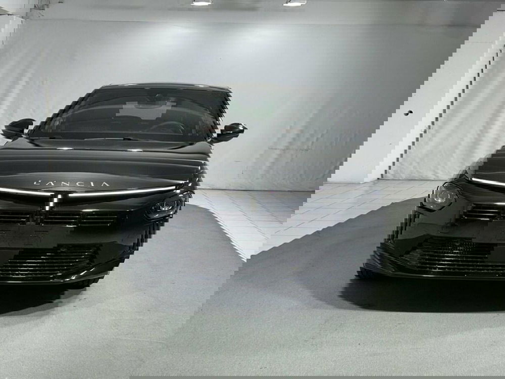 Lancia Ypsilon nuova a Sondrio (8)